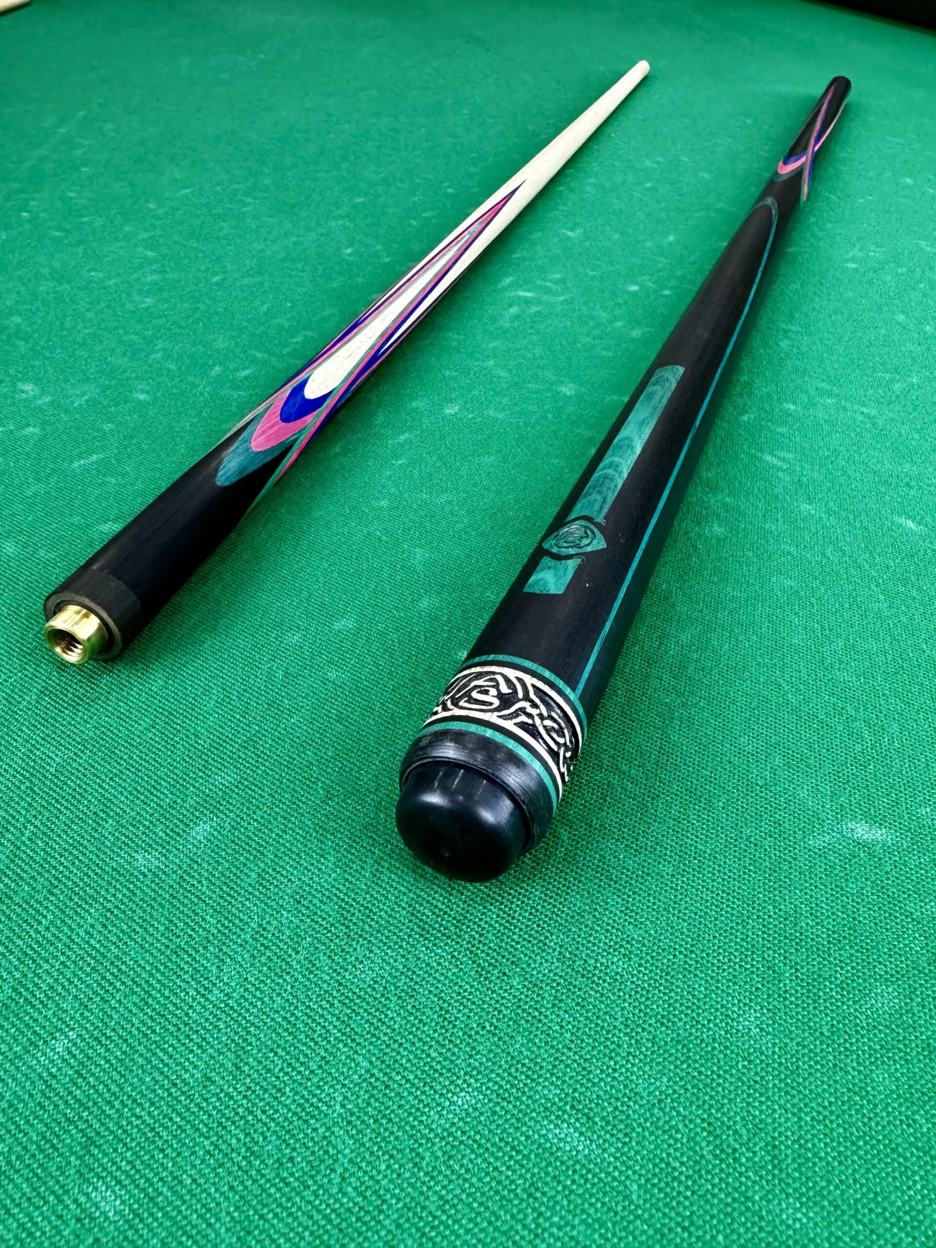Бильярдный кий Цветок(попугай) черный граб 4 лучевой напряженный AS (2)