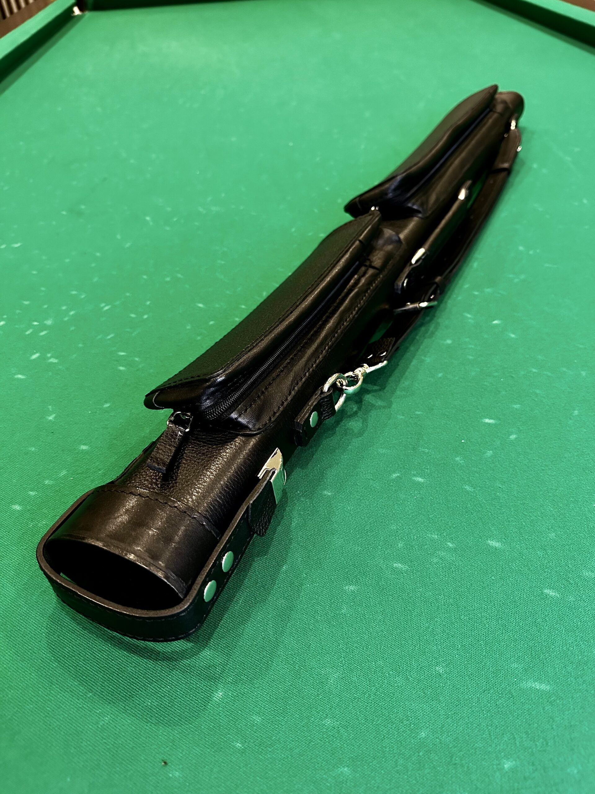 chehol-dlya-kiya-sport-m-chernyj-kozhanyj-6-scaled