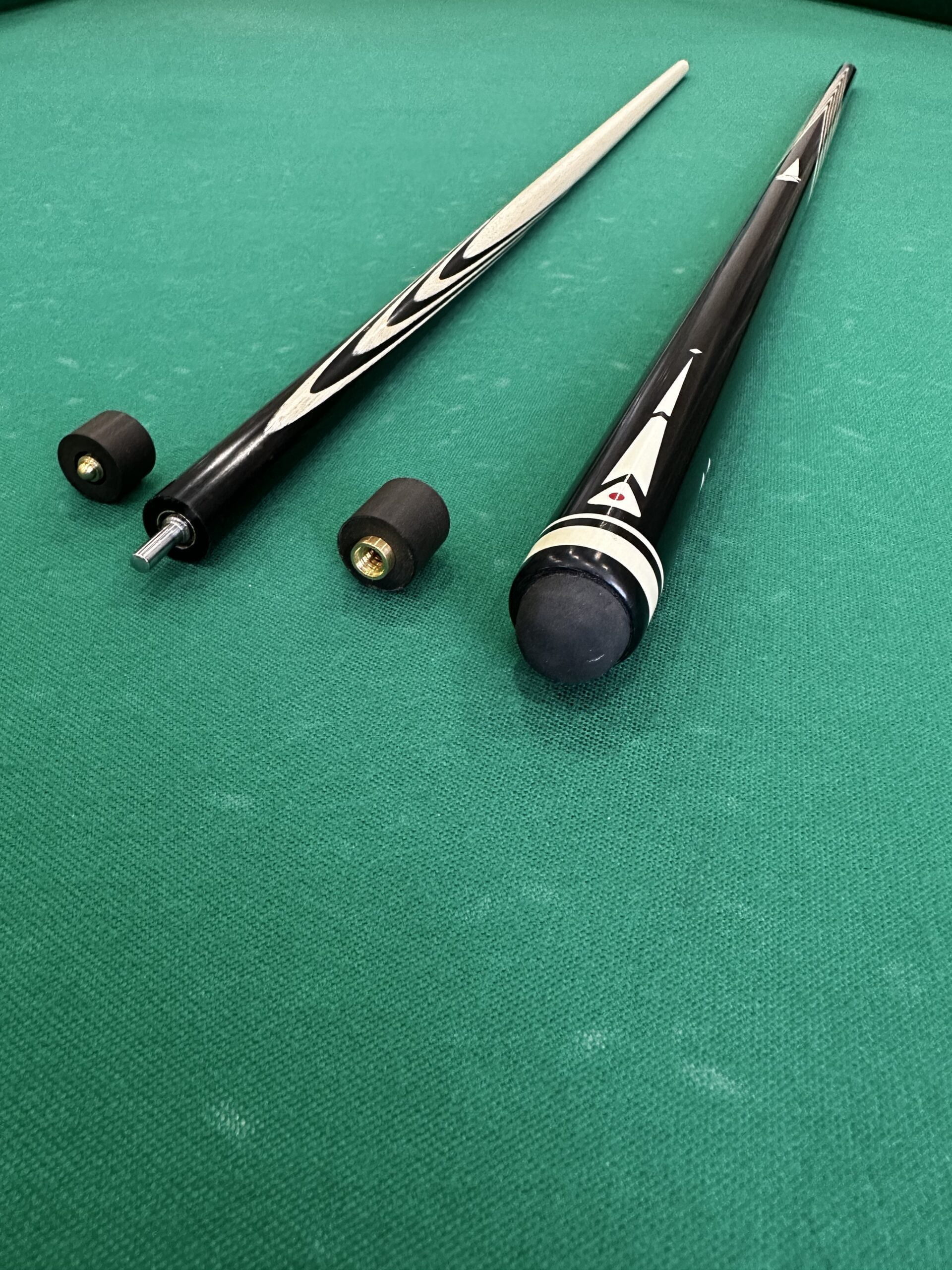 Бильярдный кий 8 длинных тонких запилов Эбен инкрустация