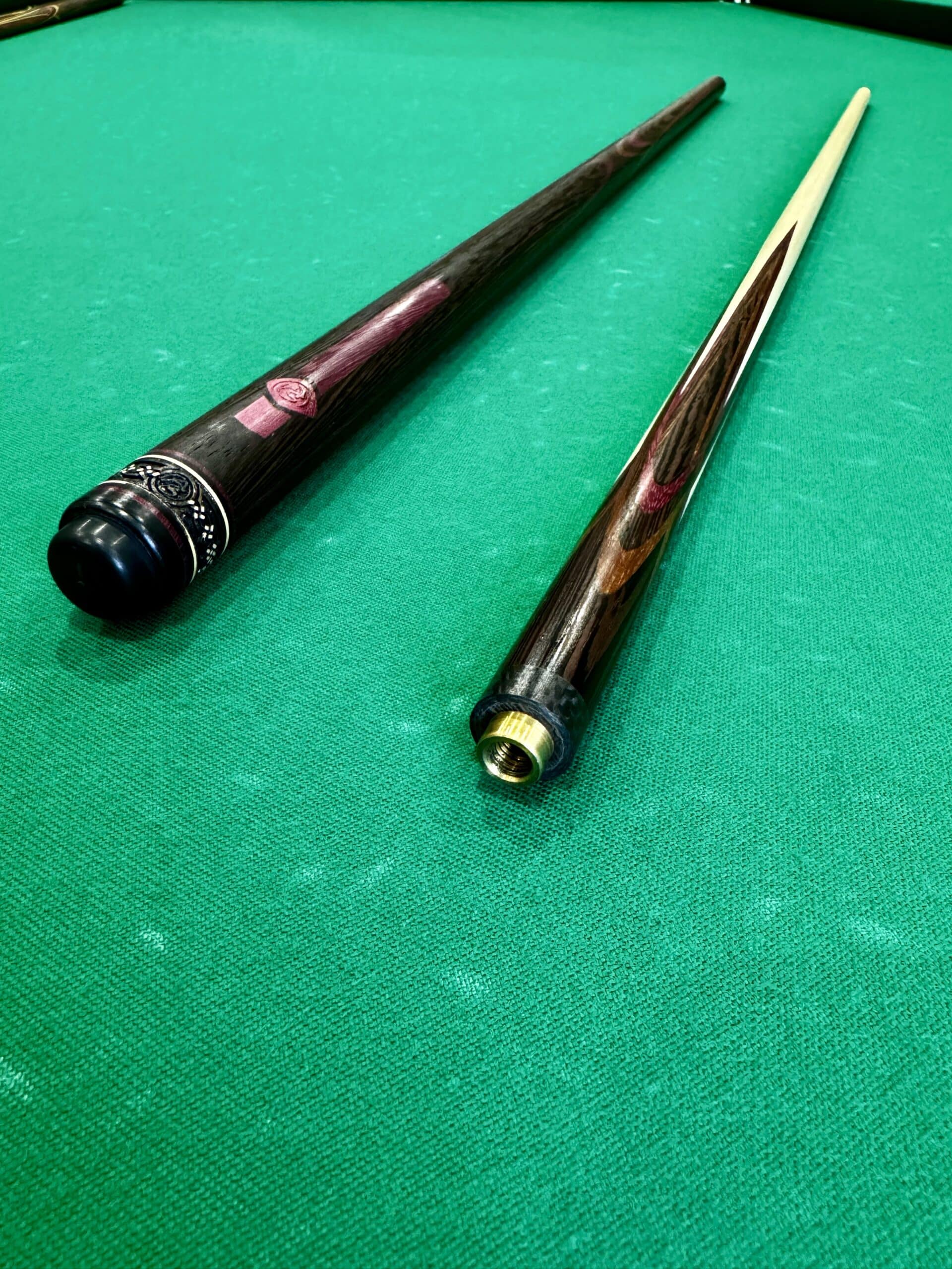 Бильярдный кий Цветок(попугай) венге+падук 4 лучевой напряженный AS (2)